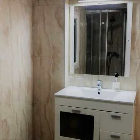 Modern Flat At Garbinet With Wifi Apartament