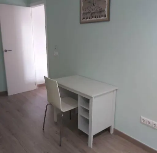 Modern Flat At Garbinet With Wifi Apartament