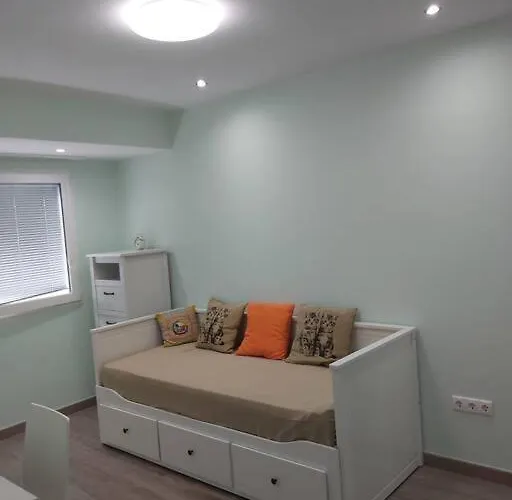 Apartament Modern Flat At Garbinet With Wifi